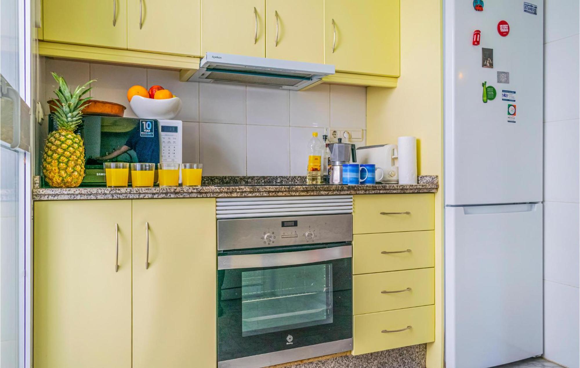 Lovely Apartment In Marbella With Kitchenette Exterior foto